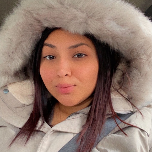 Meet your Posher, Yesenia - Picture 1 of 1